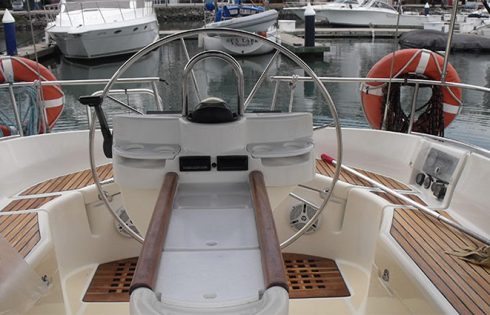 Beneteau- anchorage and Docking Equipment